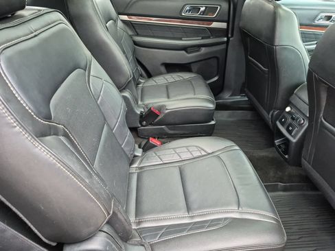 Used 2018 Ford Explorer Platinum AWD/4WD image 21