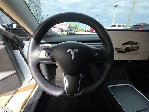 Used 2023 Tesla Model 3 Standard Range image 16