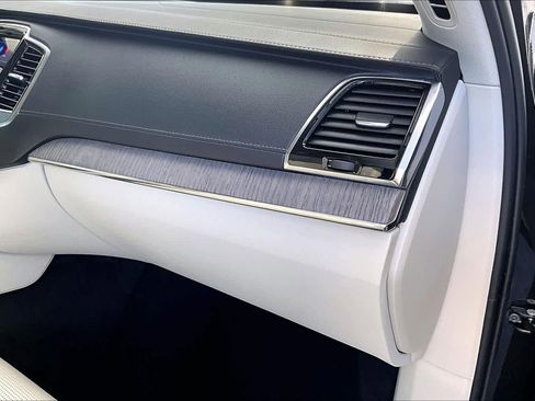 Used 2023 Volvo XC90 B6 Ultimate w/ Protection Package Premier image 19