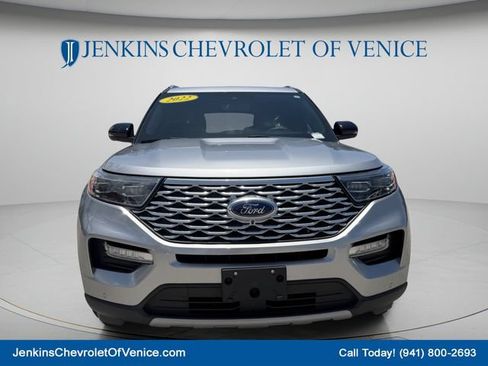 Used 2022 Ford Explorer Platinum w/ Equipment Group 601A AWD/4WD image 12
