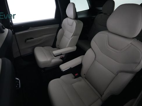 Used 2025 Volvo EX90 Plus AWD/4WD image 24