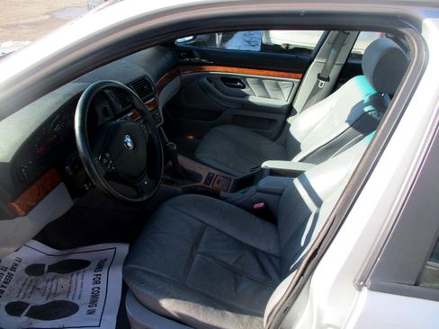 Used 1999 BMW 528i Sedan image 10