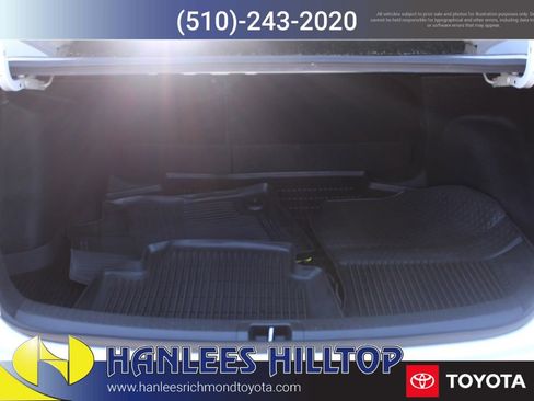 Used 2024 Toyota Corolla SE w/ SE Premium Package image 10