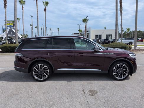 Certified 2020 Lincoln Aviator Reserve w/ Equipment Group 202A AWD/4WD image 3