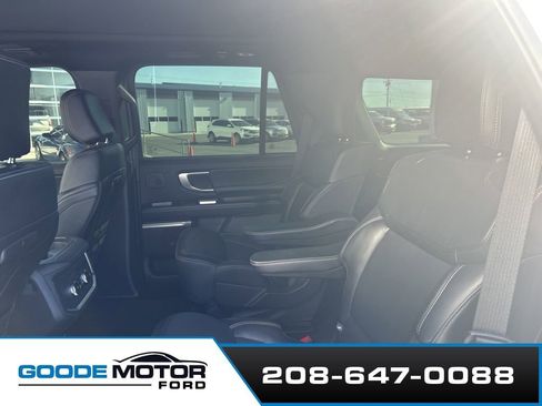 Used 2025 Ford Expedition Platinum w/ Stealth Performance Package AWD/4WD image 13