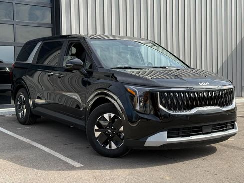 Used 2026 Kia Carnival LXS image 3