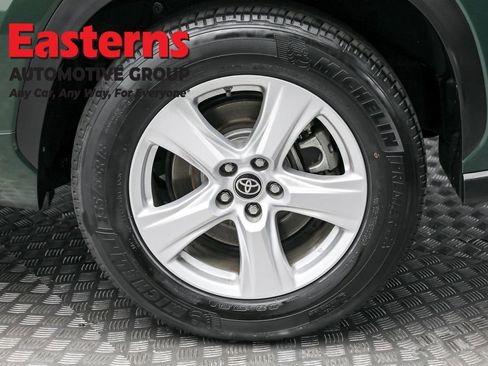 Used 2023 Toyota Highlander LE image 8