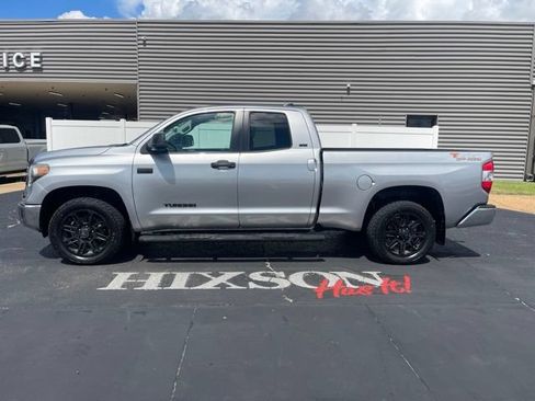 Used 2020 Toyota Tundra SR5 w/ SR5 Upgrade Package RWD image 2