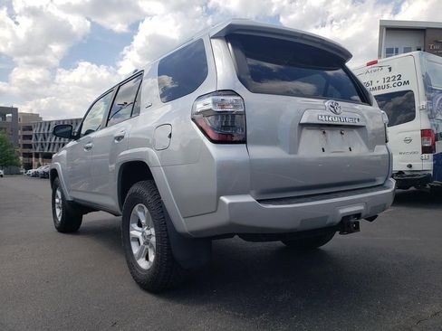 Used 2017 Toyota 4Runner SR5 AWD/4WD image 6