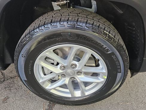 New 2025 Jeep Grand Cherokee L Laredo w/ Luxury Tech Group I image 16