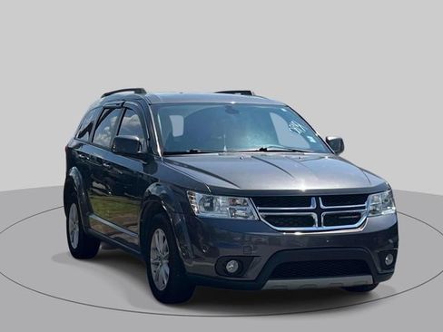 Used 2018 Dodge Journey SXT w/ Connectivity Group FWD image 1