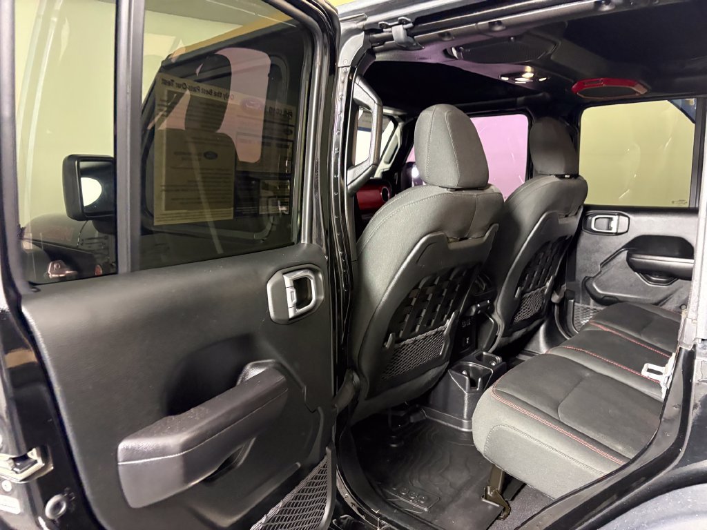 Used 2020 Jeep Wrangler Unlimited Rubicon w/ Cold Weather Group AWD/4WD image 26