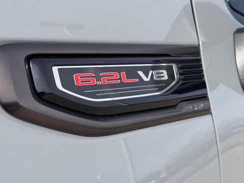 Used 2024 GMC Sierra 1500 AT4X image 11