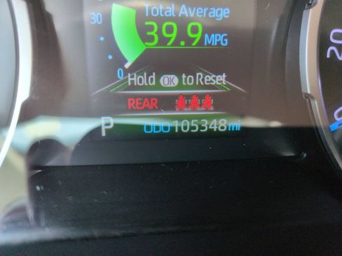 Used 2021 Toyota RAV4 XLE Premium AWD/4WD image 16