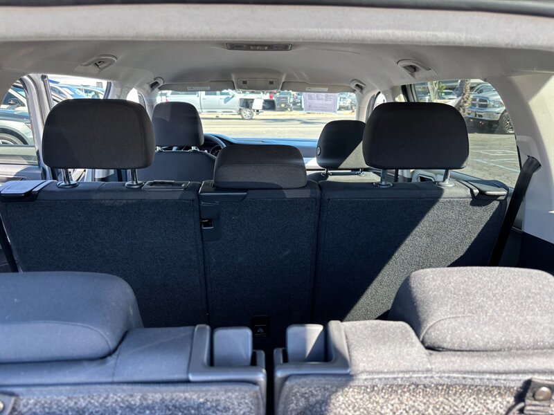 Used 2019 Volkswagen Tiguan S FWD image 11