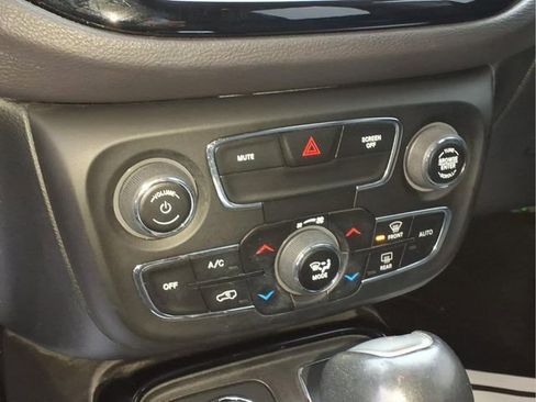 Used 2018 Jeep Compass Limited w/ Navigation Group image 9