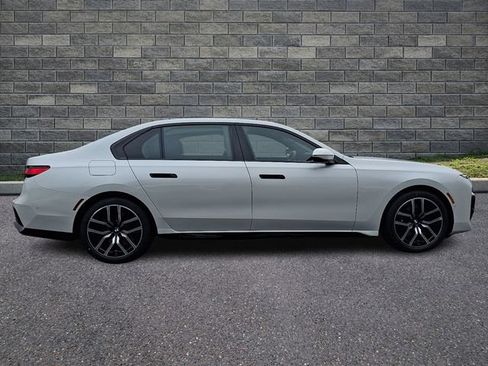 Used 2024 BMW 760i xDrive AWD/4WD image 7