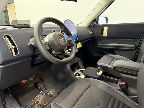 Certified 2025 MINI Cooper Countryman S image 8