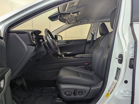 Used 2025 Lexus NX 250 FWD image 6