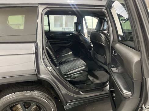 Used 2024 Jeep Grand Cherokee L Laredo AWD/4WD image 16