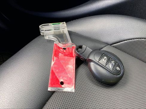 Used 2018 MINI Cooper 4-Door Hardtop image 12