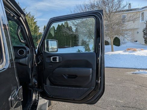 Used 2023 Jeep Wrangler Sahara w/ Cold Weather Group image 11