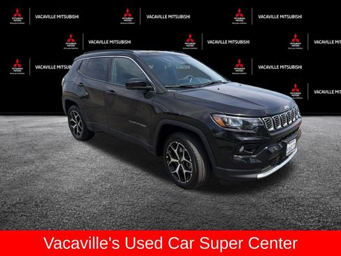 Used 2025 Jeep Compass Limited AWD/4WD image 2