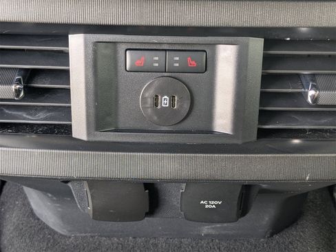 Used 2024 Ford F350 Platinum w/ FX4 Off-Road Package image 16