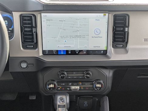 New 2025 Ford Bronco Outer Banks w/ Sasquatch Package AWD/4WD image 18