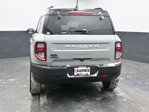 Used 2024 Ford Bronco Sport Outer Banks image 9