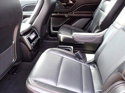 Used 2023 Lincoln Aviator Reserve image 10