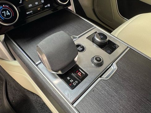 Used 2023 Land Rover Range Rover Long Wheelbase SE image 15