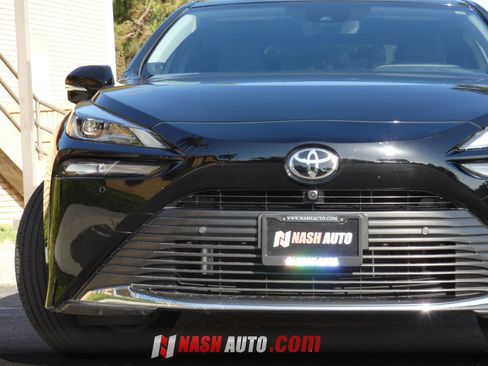 Used 2023 Toyota Mirai w/ Advanced Technology Package RWD image 18