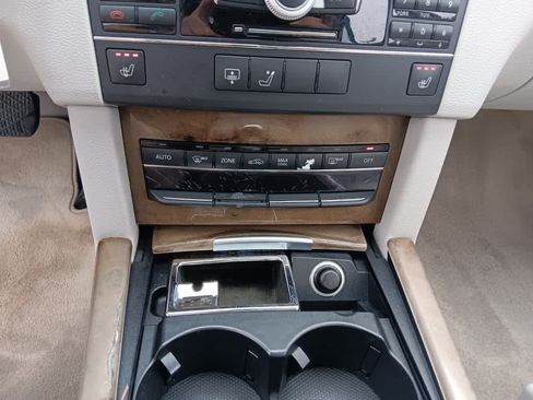 Used 2010 Mercedes-Benz E 350 4MATIC Sedan image 22