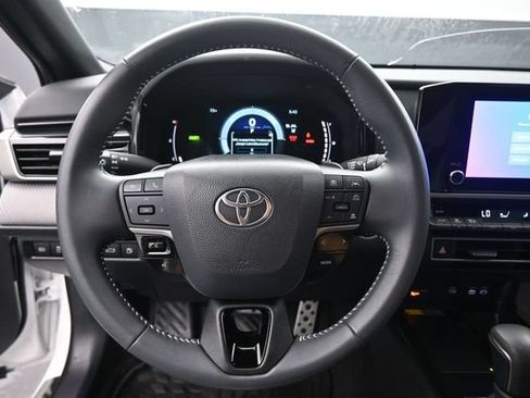 Used 2025 Toyota Camry SE w/ Convenience Package FWD image 7
