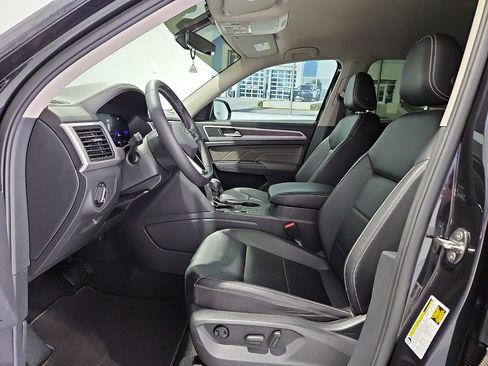 Certified 2023 Volkswagen Atlas SE FWD image 16