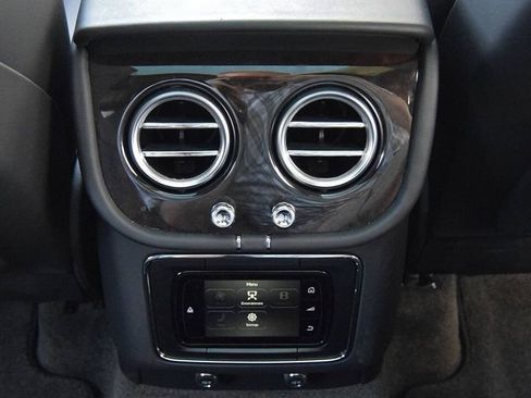 Used 2019 Bentley Bentayga image 41