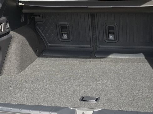 Certified 2025 Subaru Outback Touring AWD/4WD image 9