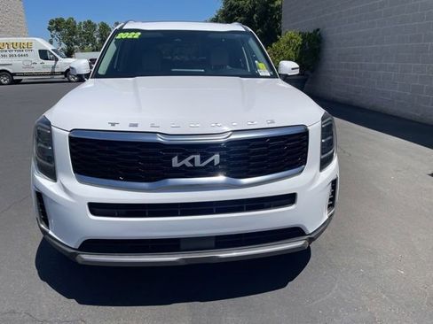 Used 2022 Kia Telluride EX w/ EX Premium Package FWD image 2
