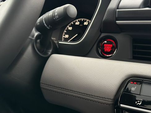 New 2025 Honda Pilot Touring image 33