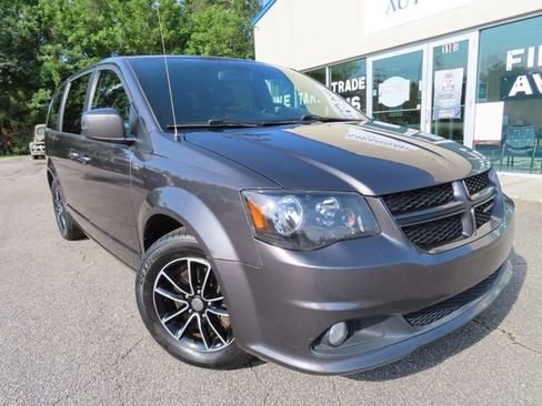 Used 2019 Dodge Grand Caravan GT FWD image 1