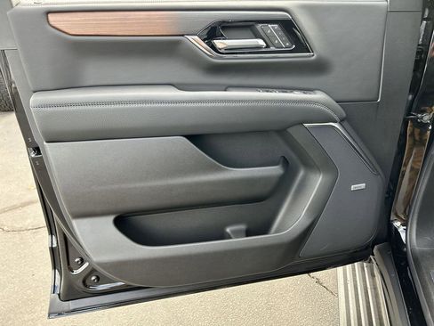 Used 2026 GMC Yukon XL Denali w/ Sun & Power Step Package image 23