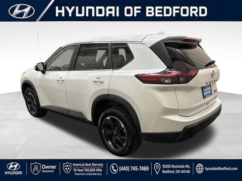 Used 2024 Nissan Rogue SV AWD/4WD image 9