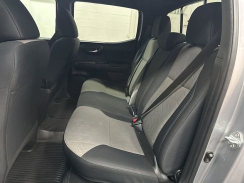 Used 2022 Toyota Tacoma TRD Off-Road w/ Technology Package image 22