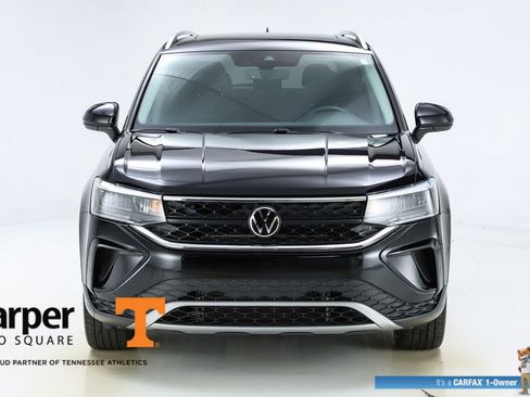 Used 2023 Volkswagen Taos SE w/ Panoramic Sunroof Package image 54