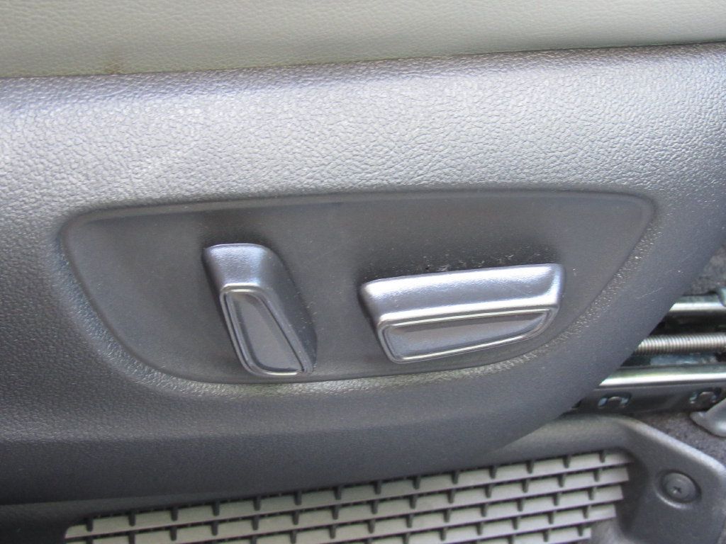 Certified 2024 Toyota Sienna XLE FWD image 21
