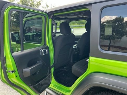 Used 2018 Jeep Wrangler Unlimited Sport S AWD/4WD image 16