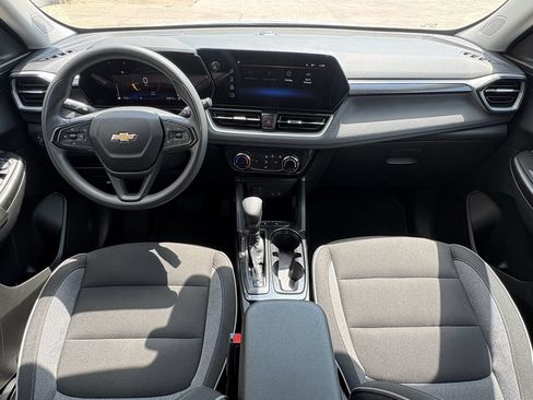 Used 2024 Chevrolet TrailBlazer LT FWD image 25