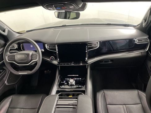 Used 2023 Jeep Wagoneer 4WD w/ Convenience Group I image 18