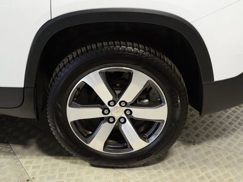 Used 2021 Chevrolet Traverse LT w/ LT Premium Package image 37